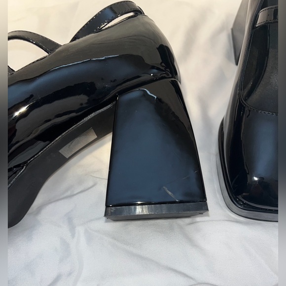 Chunky Heeled Mary Jane shoes - Picture 3 of 4